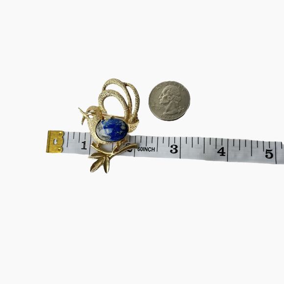 Vintage Bird Brooch Blue Stone Cabochon Textured Gold Tone Swirl Tail 2 Inch - Picture 10 of 11